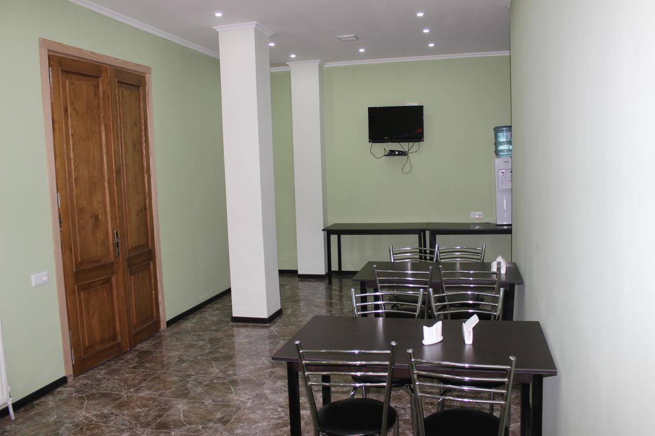 Getaway Hotel Тбілісі Екстер'єр фото