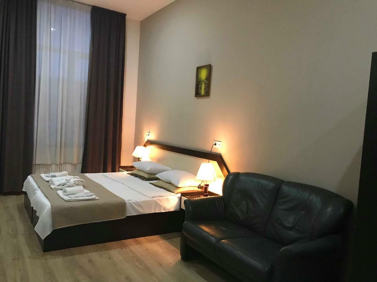 Getaway Hotel Тбілісі Екстер'єр фото